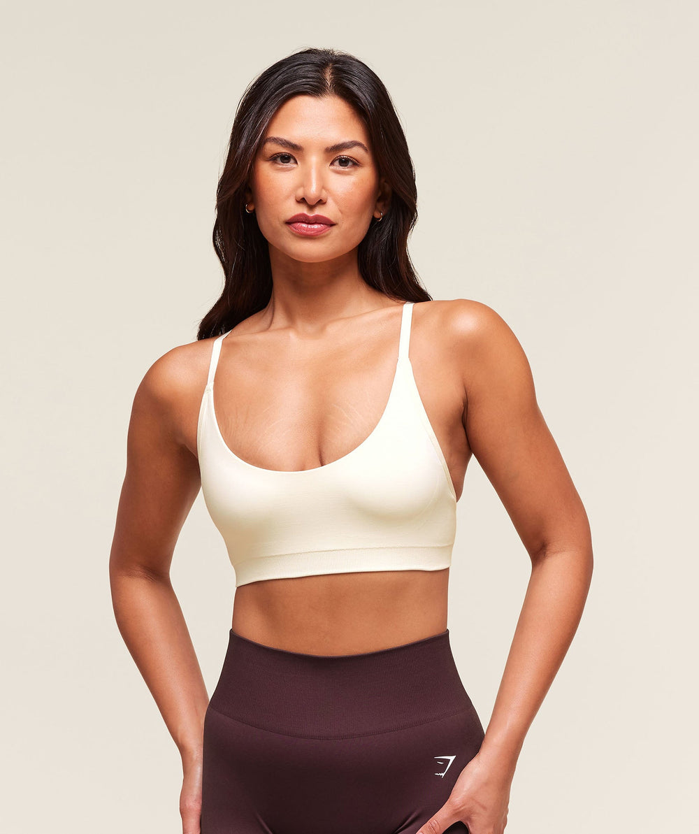 Everyday Seamless Racerback Sports Bra Soft White