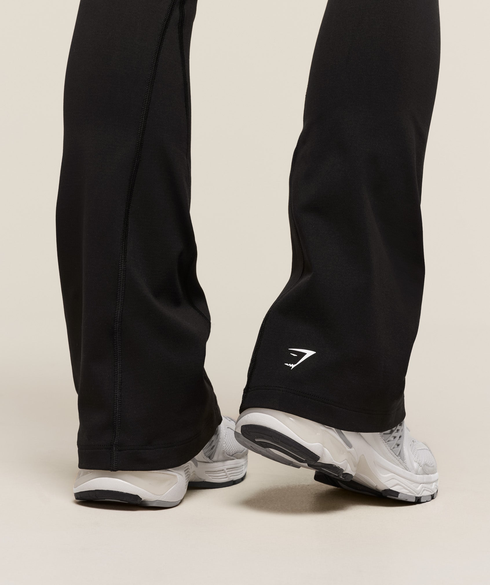 Vital Soft Flared Legging Black