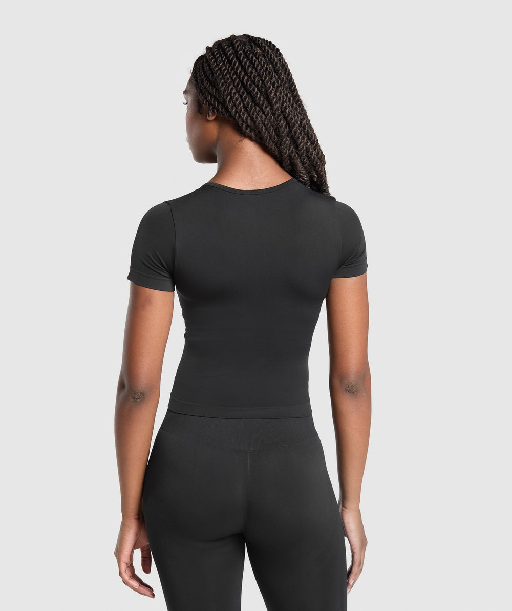 Everyday Seamless Tight Fit Crew Neck Tee Black