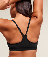 Everyday Seamless Racerback Sports Bra Black
