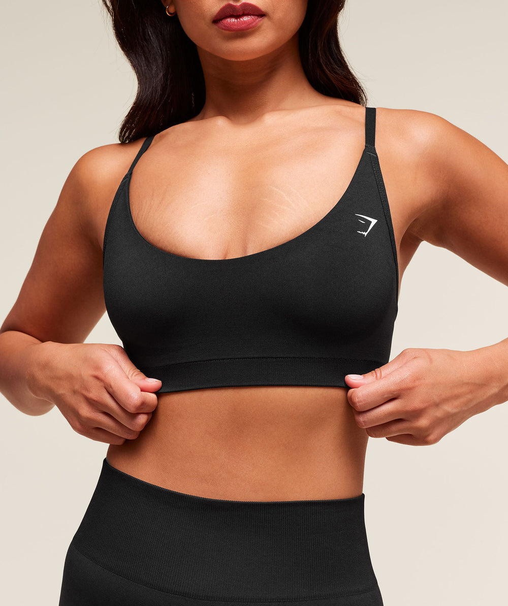 Everyday Seamless Racerback Sports Bra Black