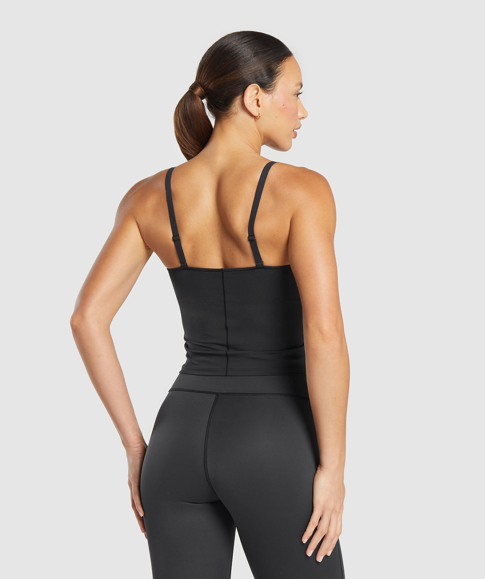 Elevate Mesh Tank With Shelf Black