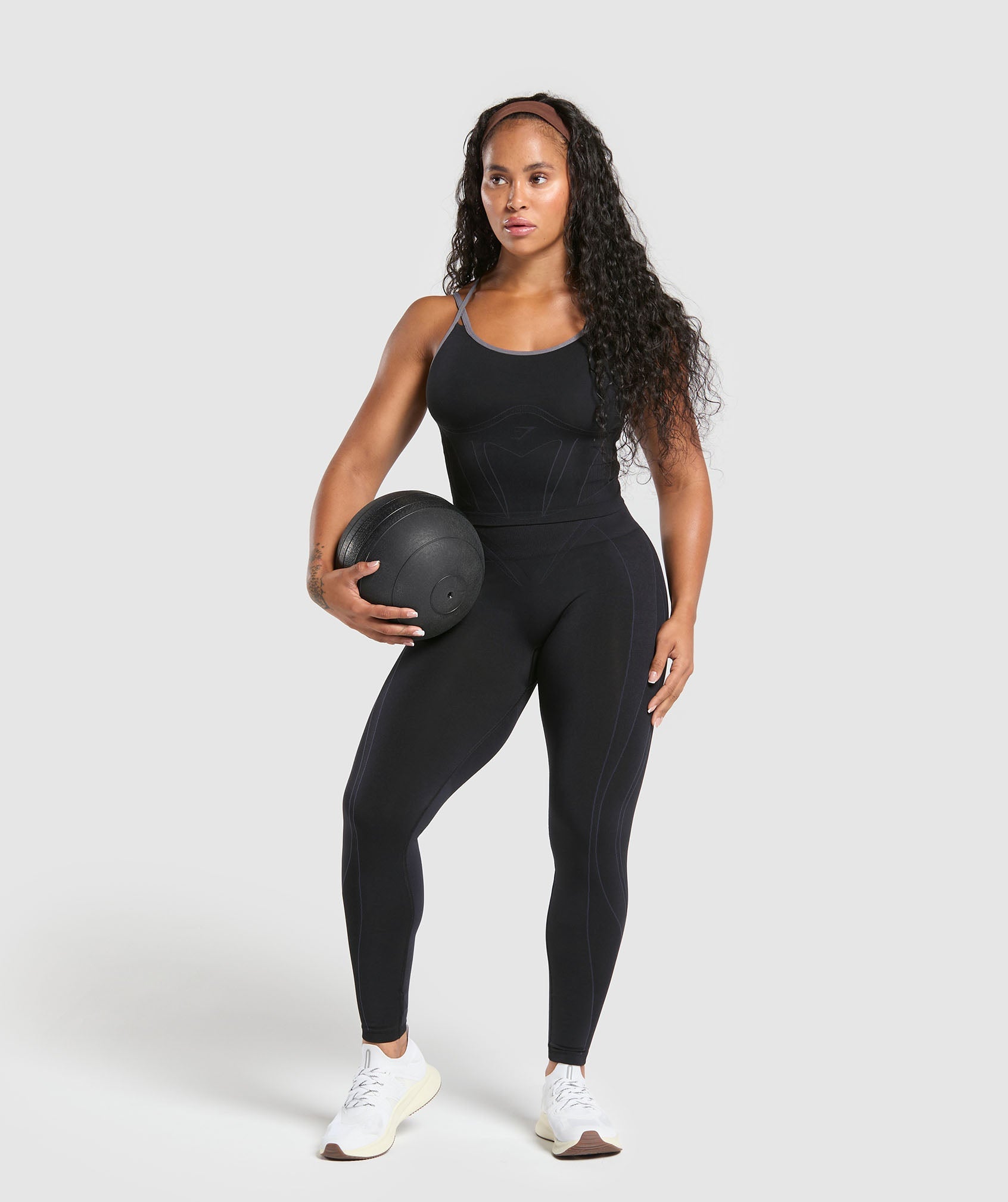 Apex Contrast Tank With Shelf Black/Brushed Grey
