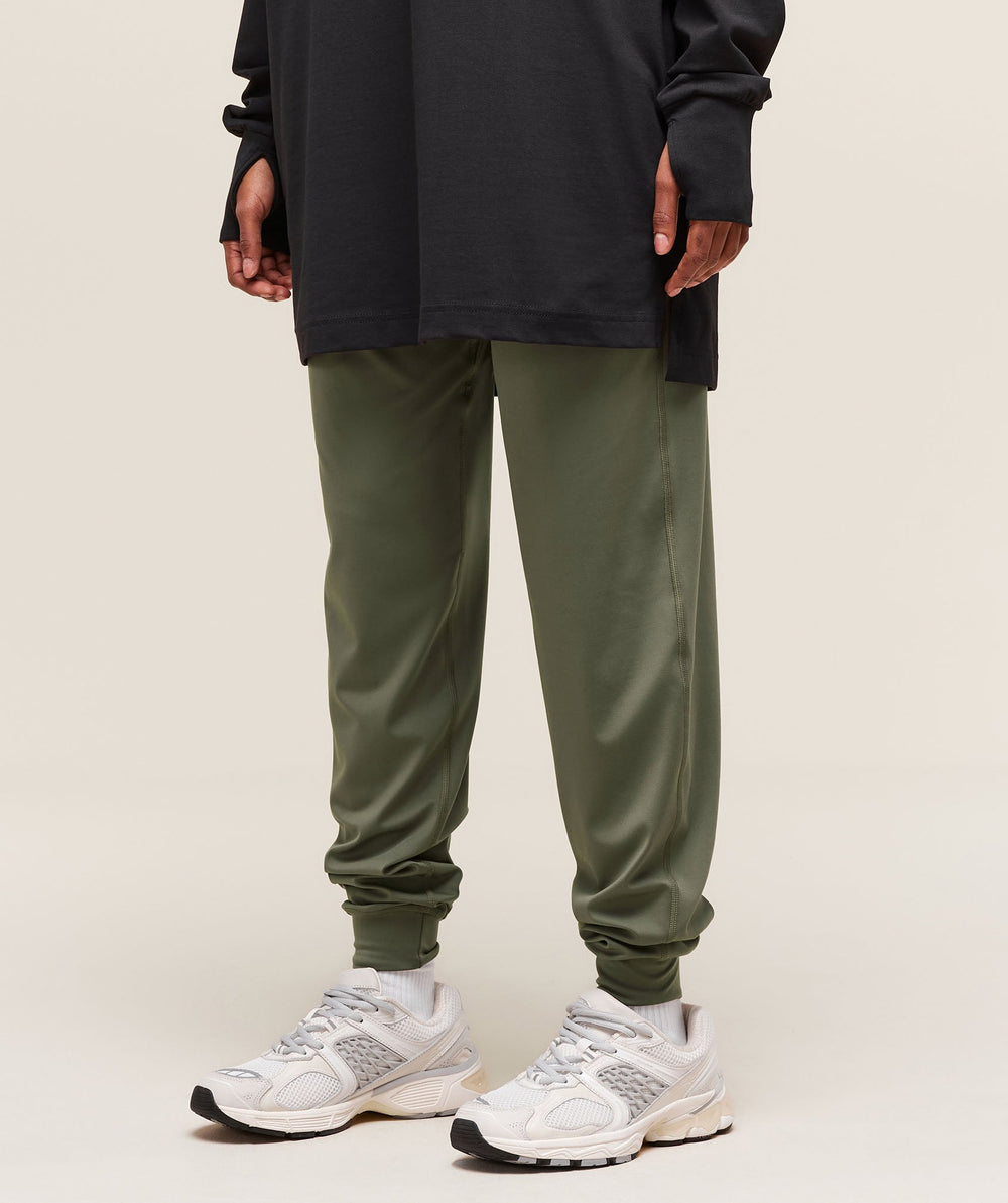 Covered Jogger Core Olive