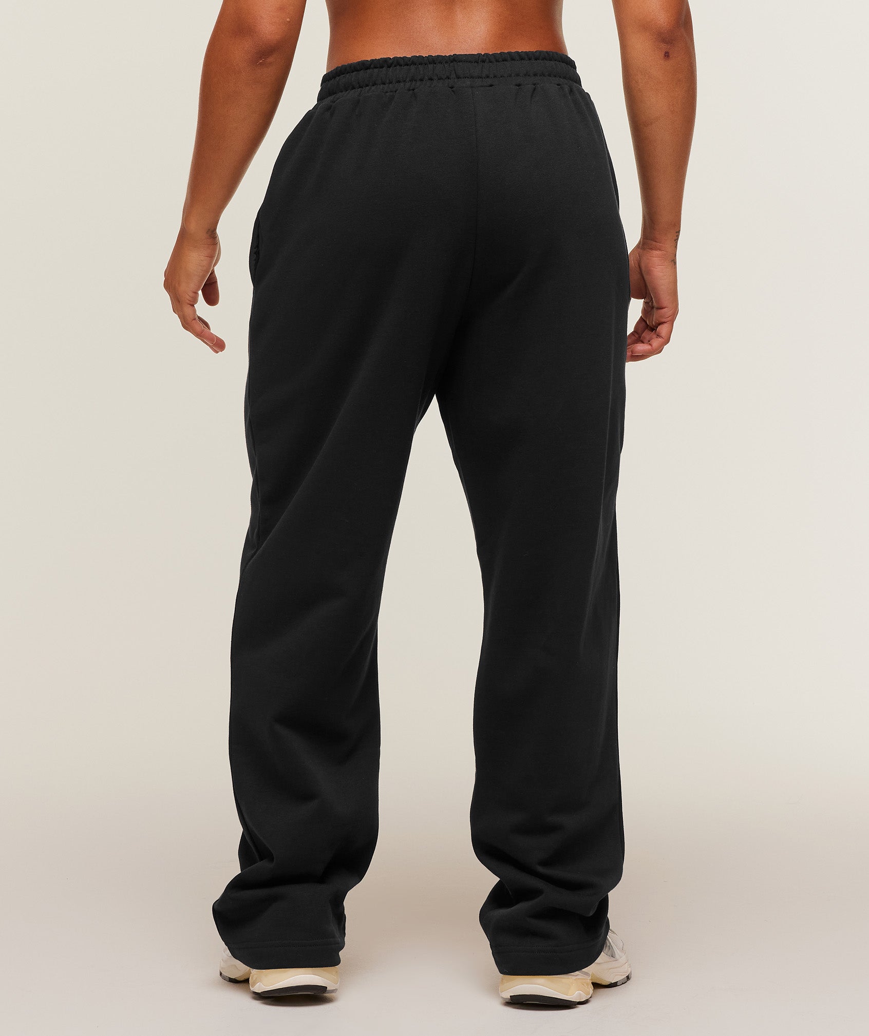 Training Fleece Straight Leg Short Pant Black