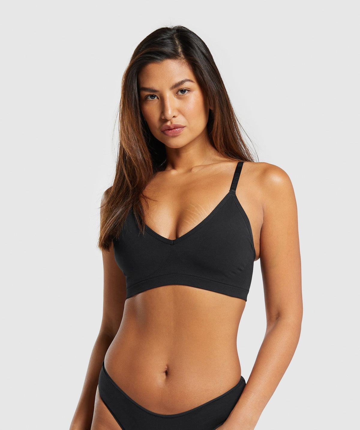Seamless V Neck Bralette Black