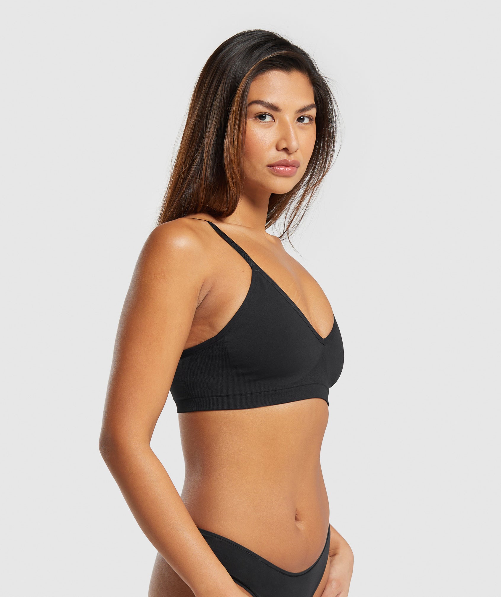 Seamless V Neck Bralette Black