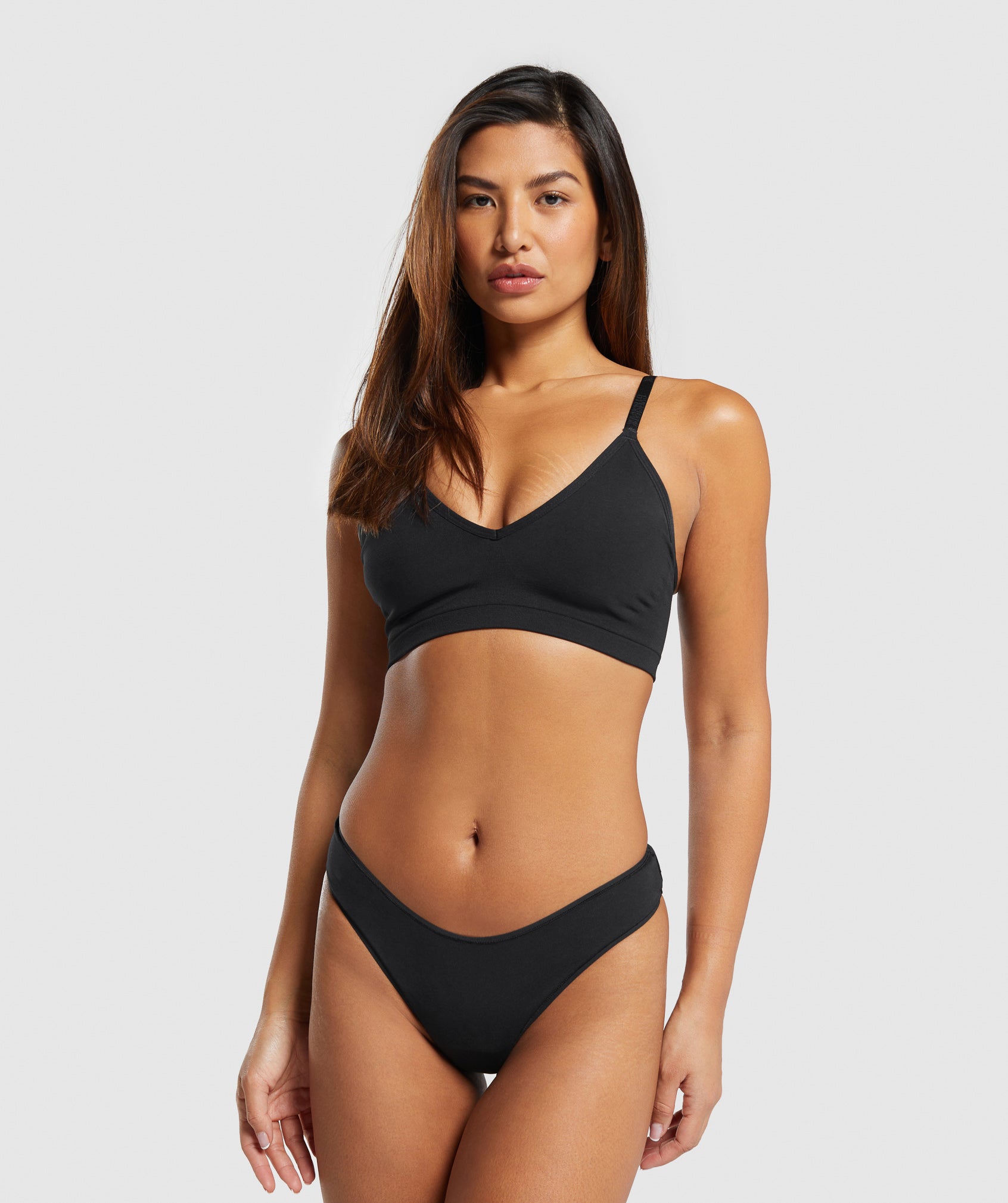 Seamless V Neck Bralette Black