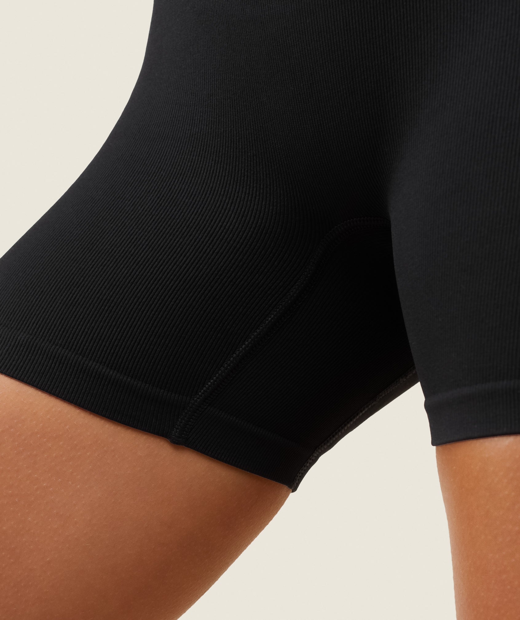 everywear Seamless All in One Black