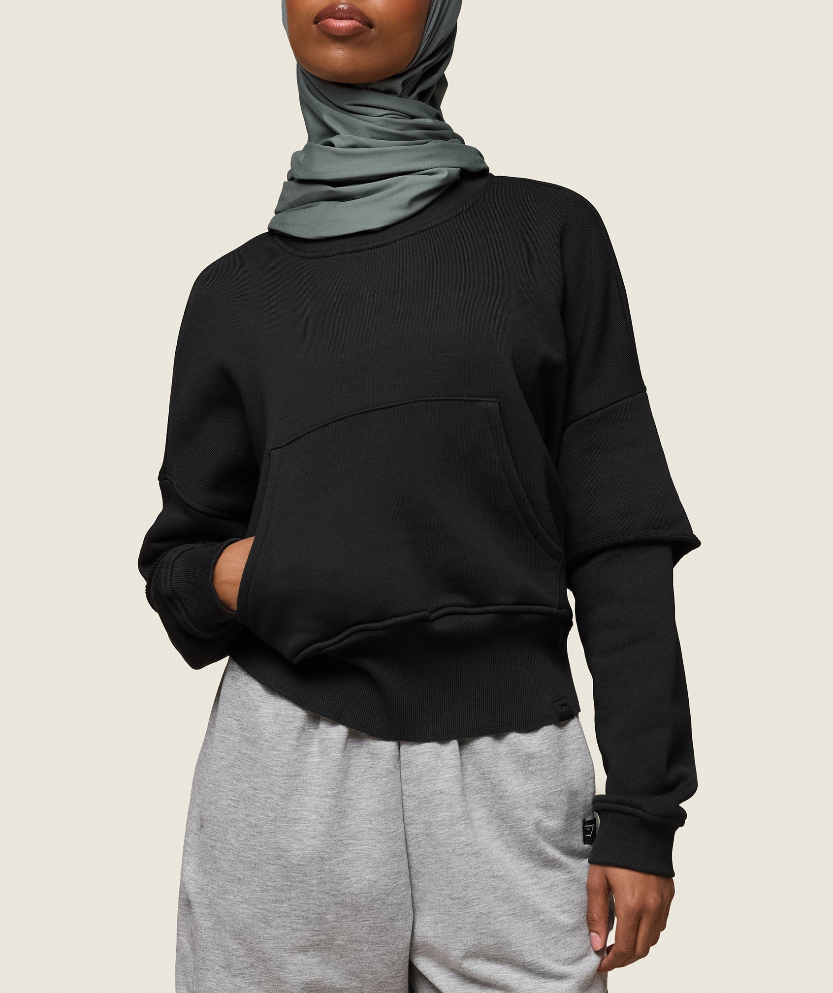 GS x Leana Deeb Sweat Black