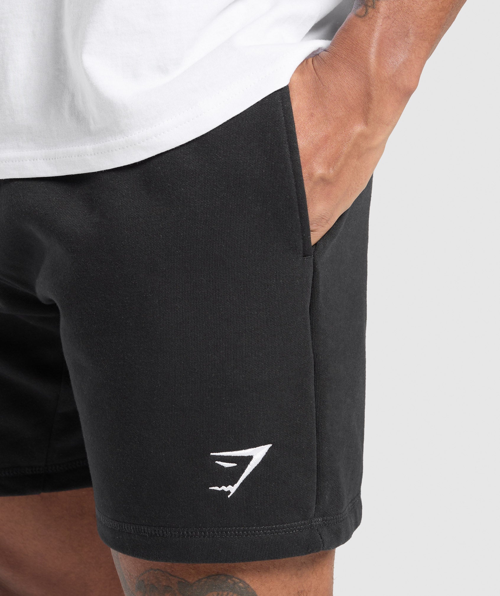 Crest Shorts Black