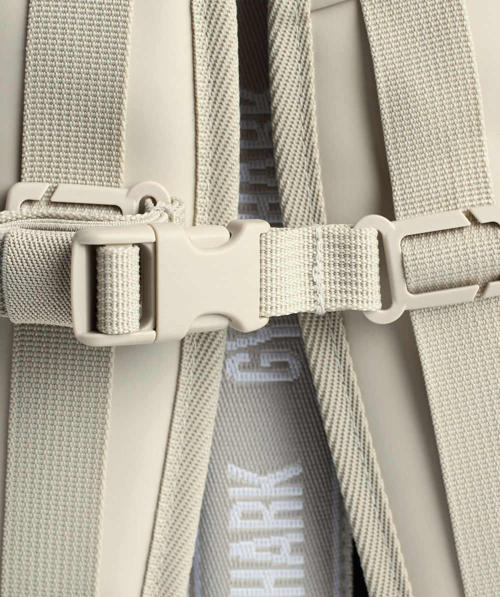 Sleek Backpack Pebble Grey