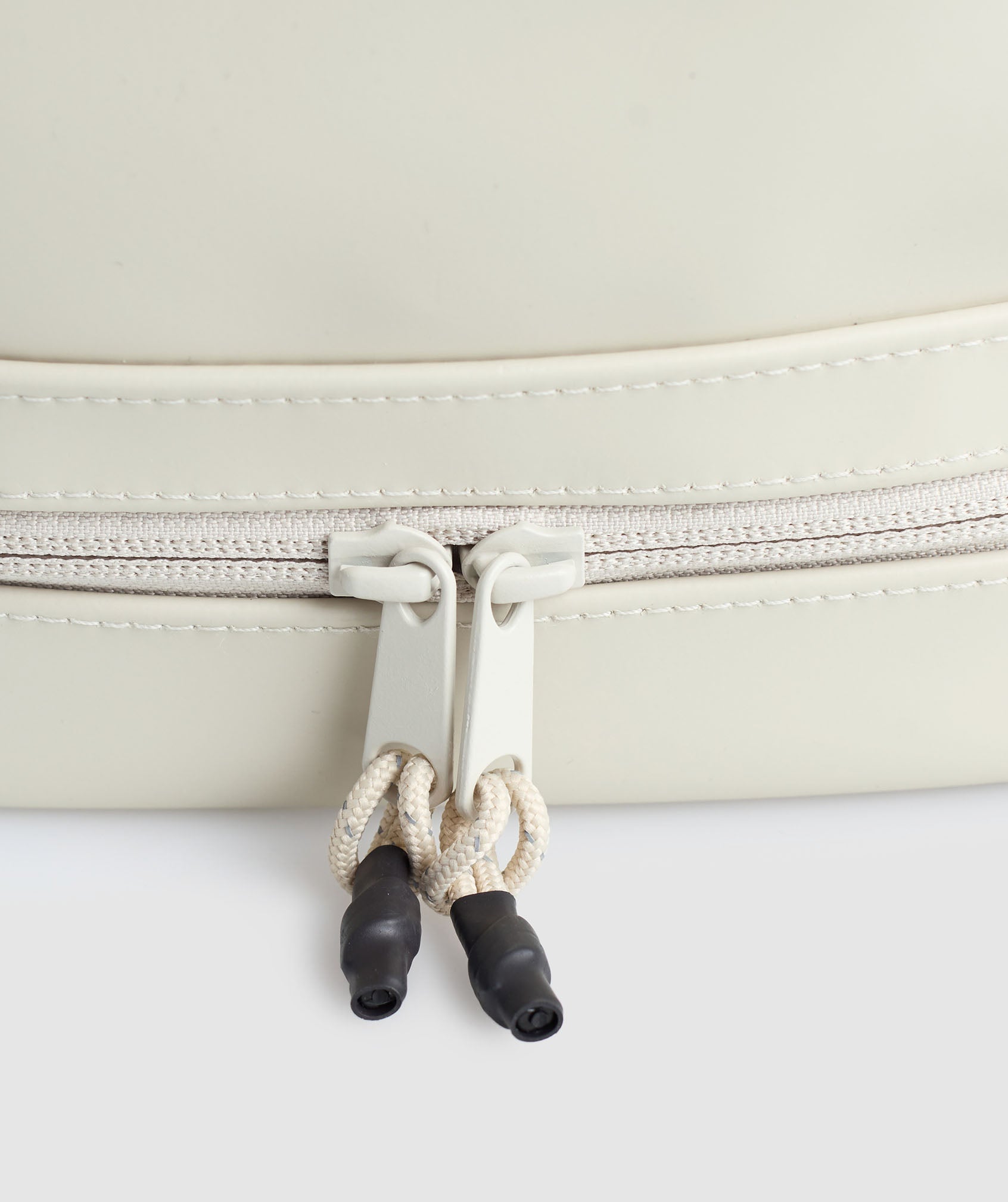 Sleek Backpack Pebble Grey