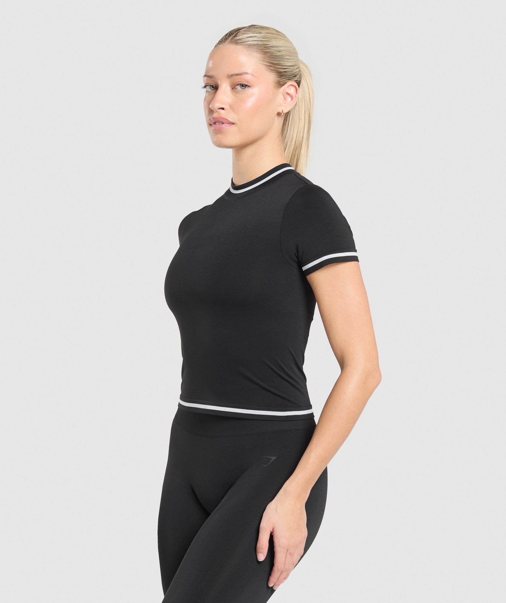Contrast Seamless Midi Tee Black