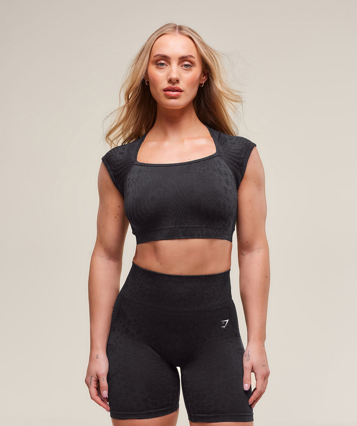 Adapt X Whitney Animal Seamless Crop Top Black/Asphalt Grey
