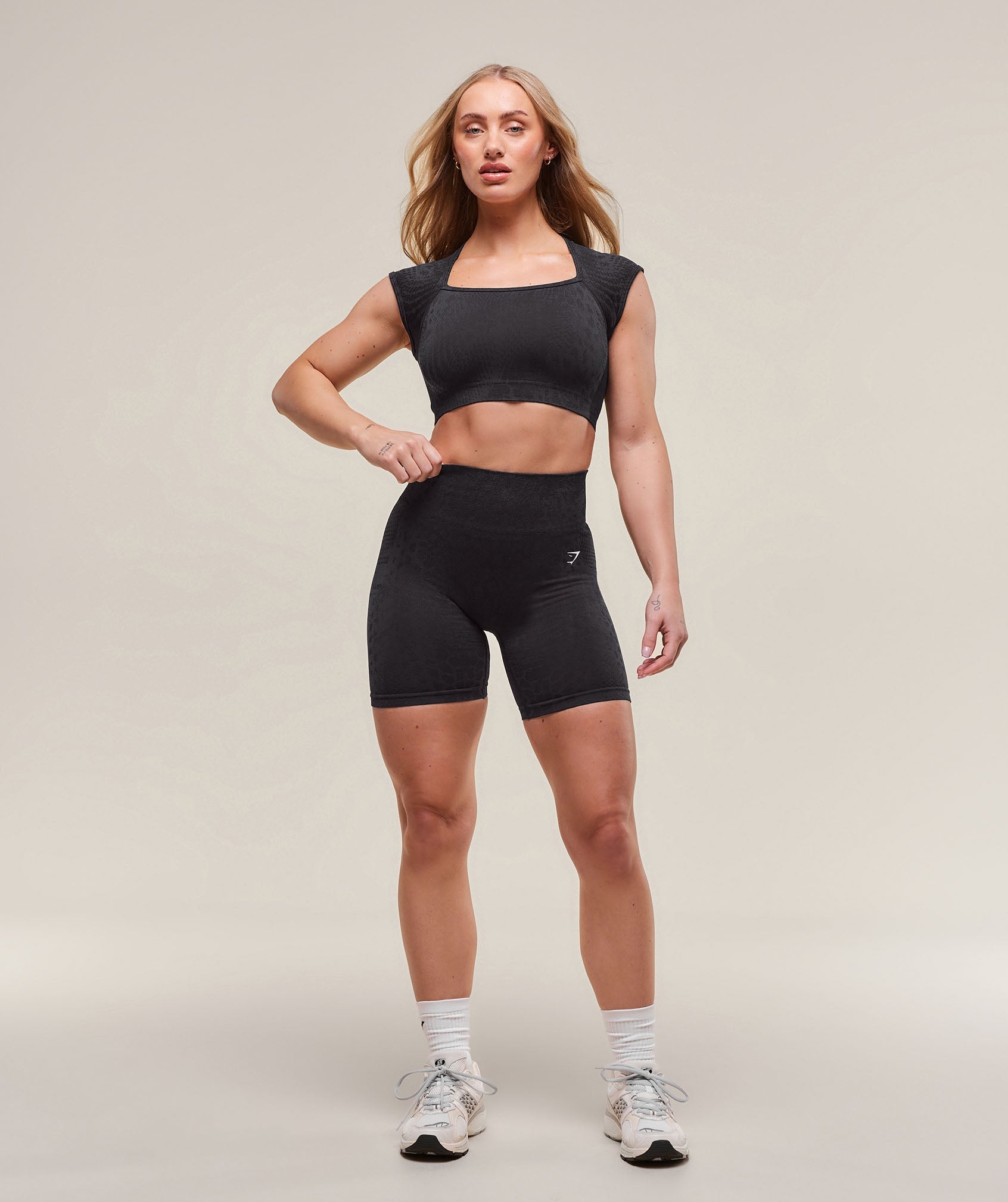 Adapt X Whitney Animal Seamless Crop Top Black/Asphalt Grey
