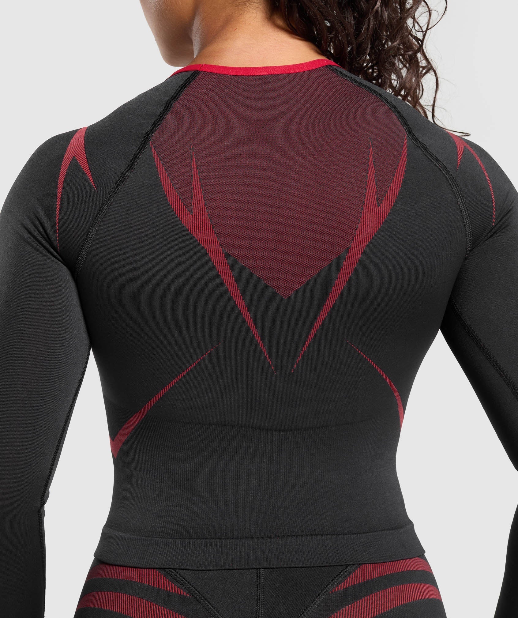 Apex Lift Seamless Long Sleeve Crop Top Black/Carmine Red