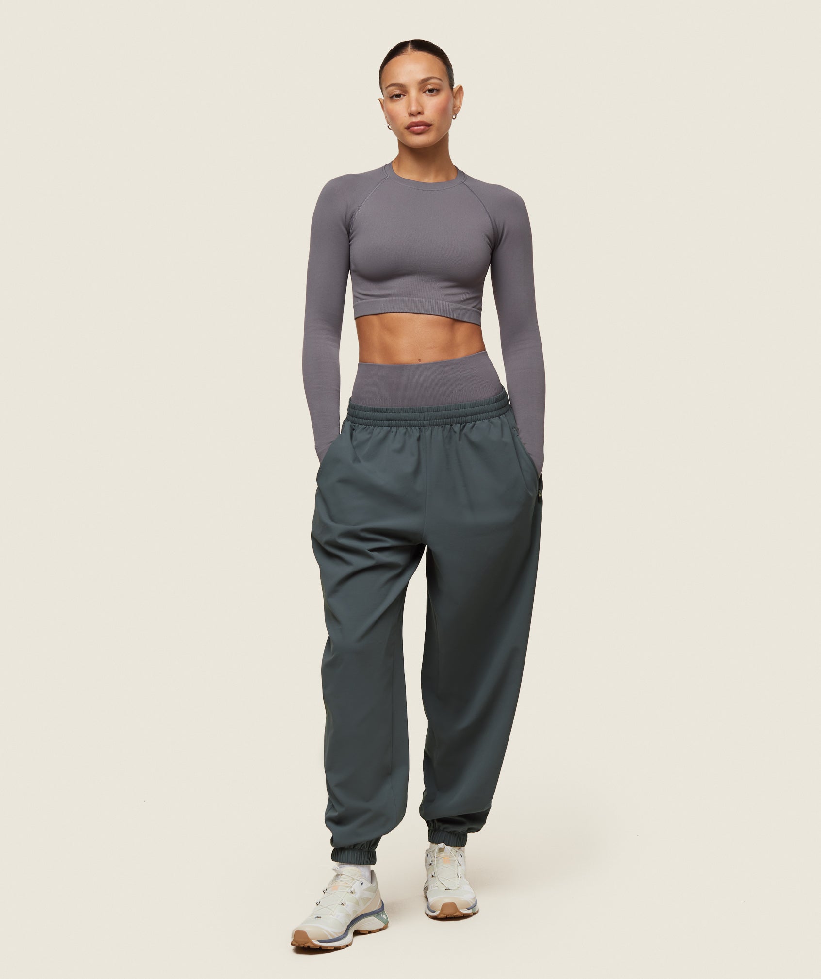 everywear Seamless Long Sleeve Crop Top Brushed Grey