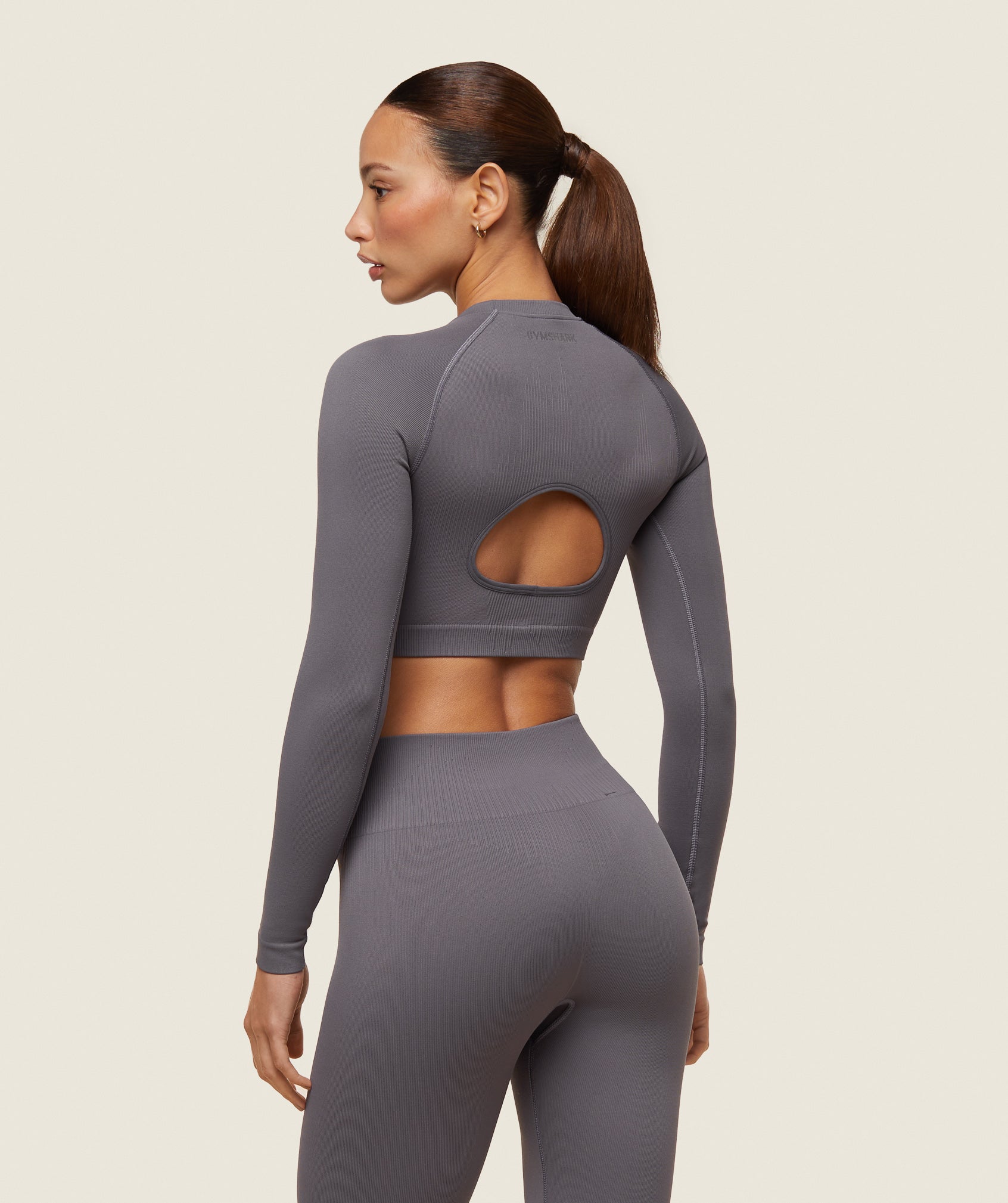 everywear Seamless Long Sleeve Crop Top Brushed Grey