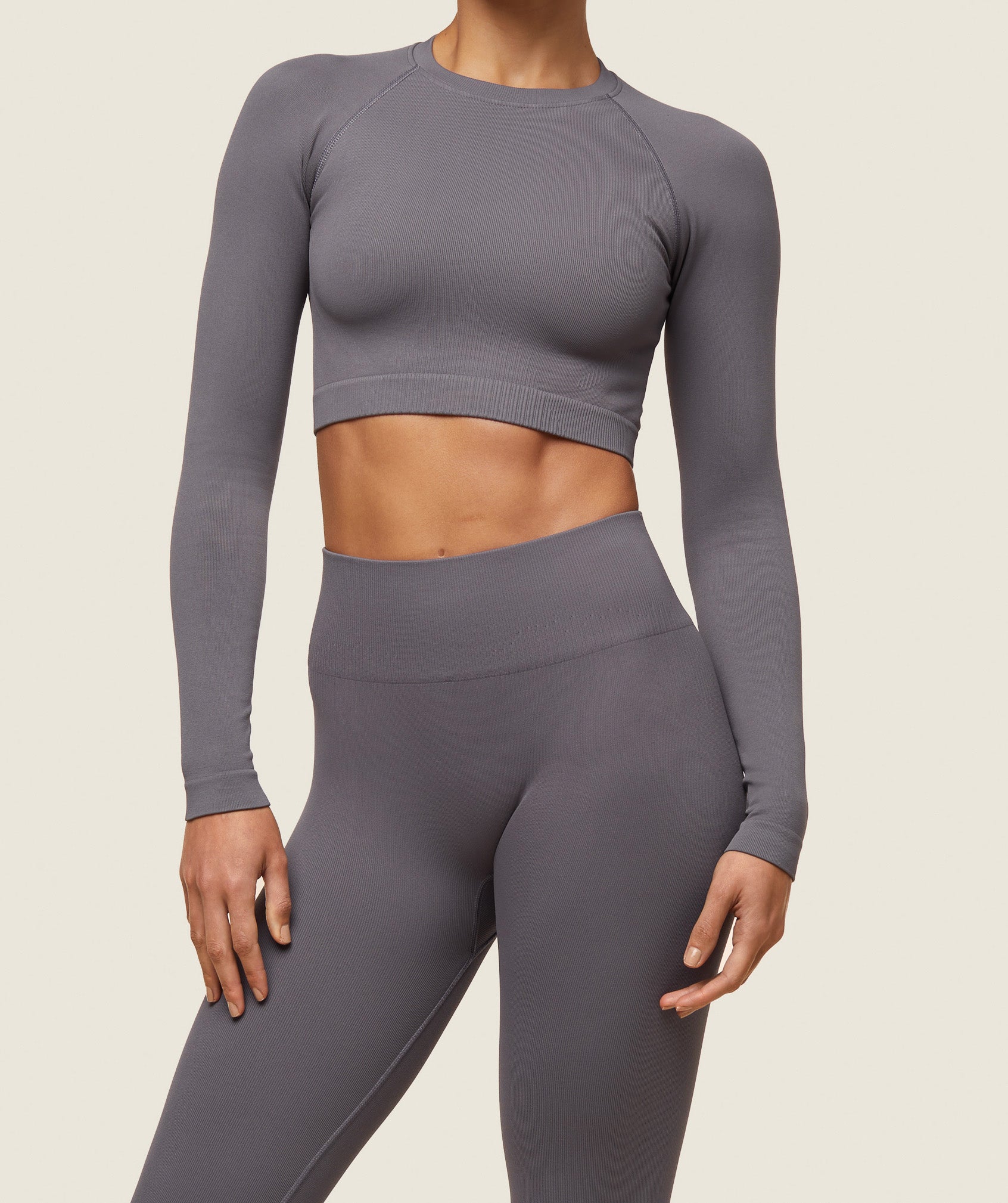 everywear Seamless Long Sleeve Crop Top Brushed Grey