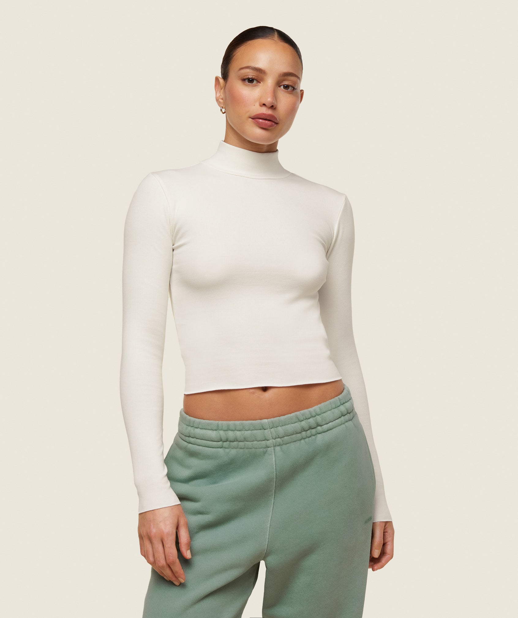 everywear Long Sleeve Ribbed Turtle Neck Soft White