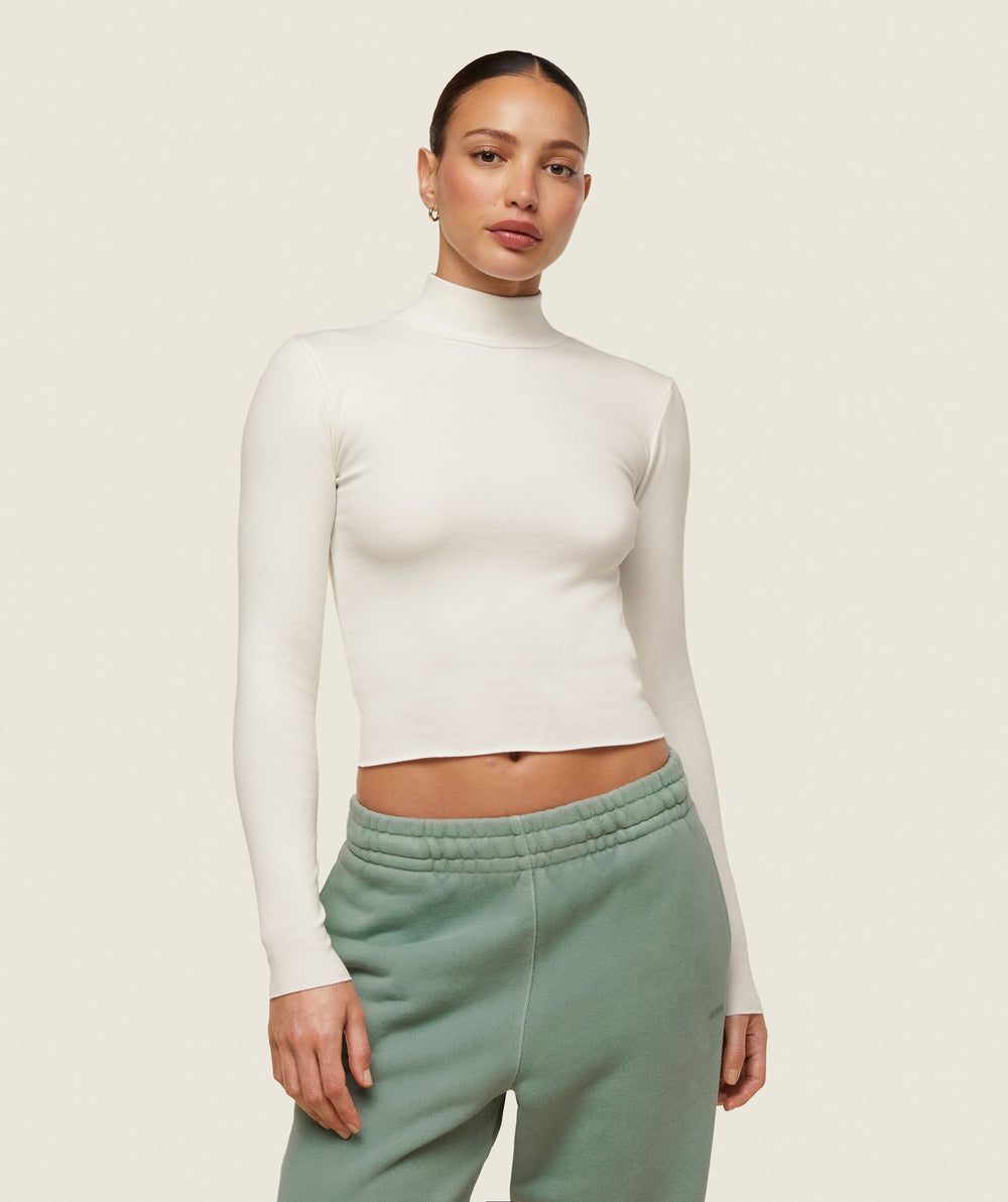 everywear Long Sleeve Ribbed Turtle Neck Soft White