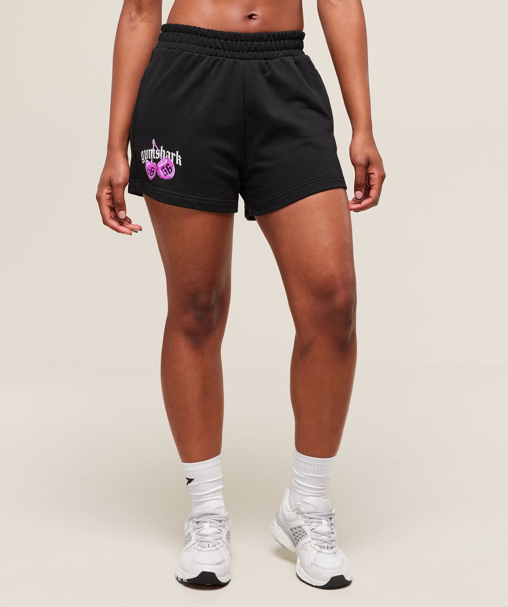 Cherry Graphic Short Black