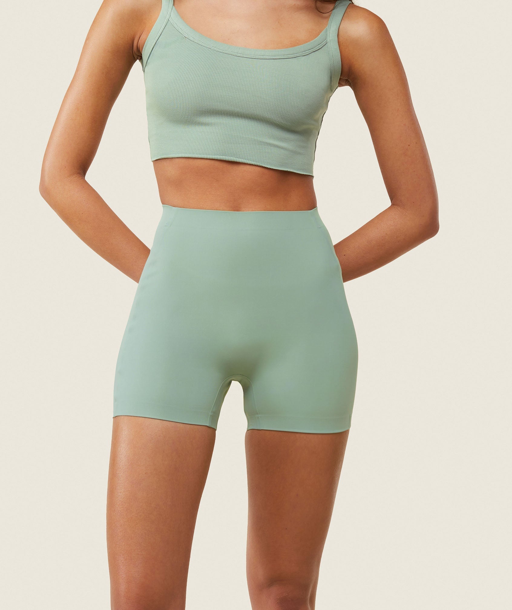 everywear Active Cycling Shorts Dollar Green