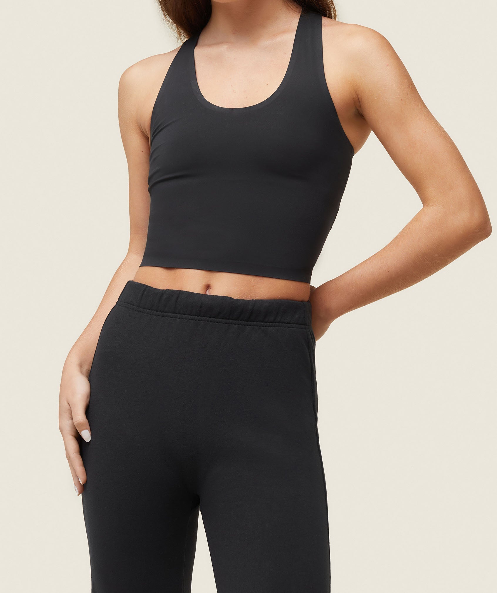 everywear Lightweight Fitted Flared Sweatpants Black
