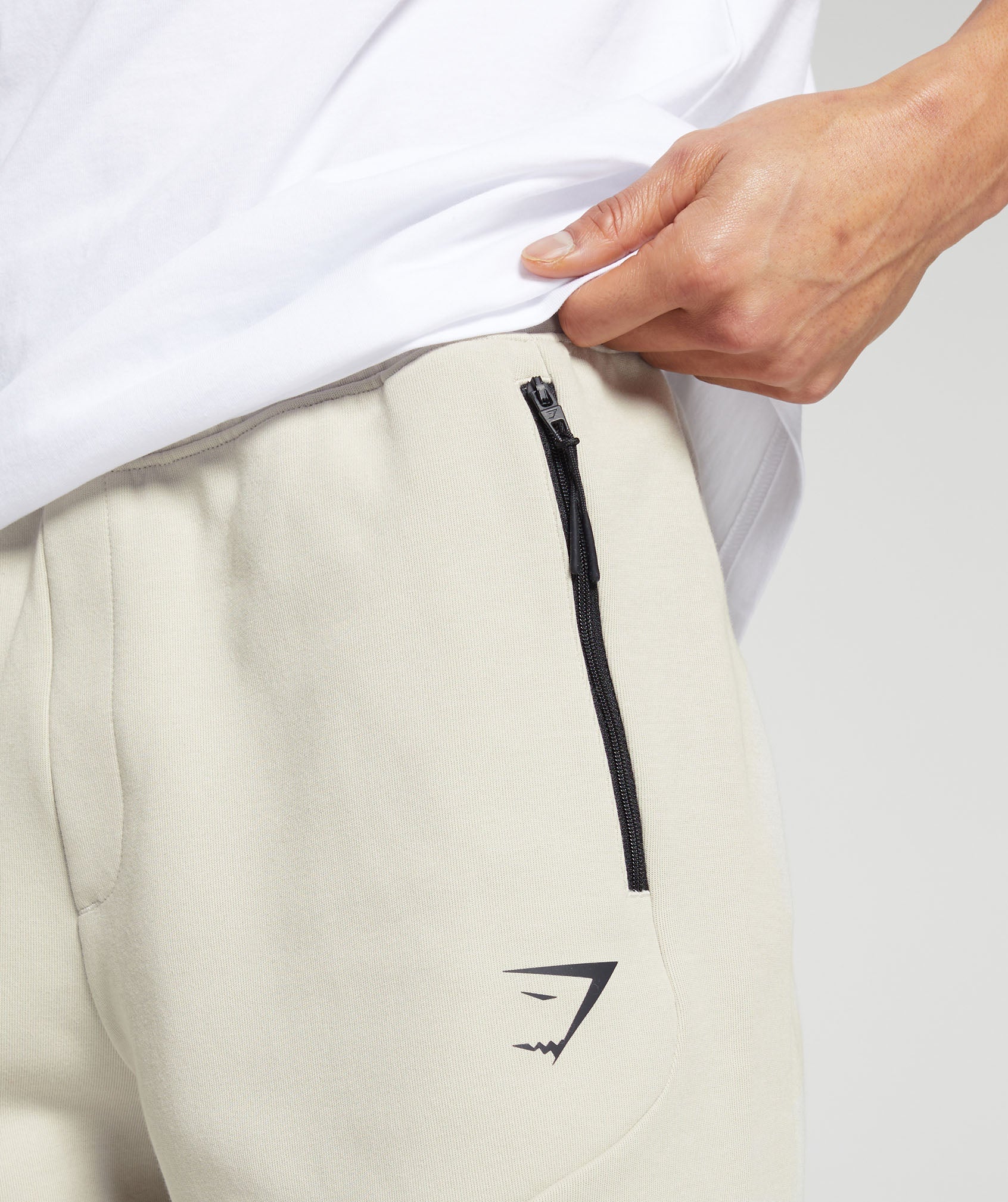 Interlock Tech 6" Shorts Pebble Grey
