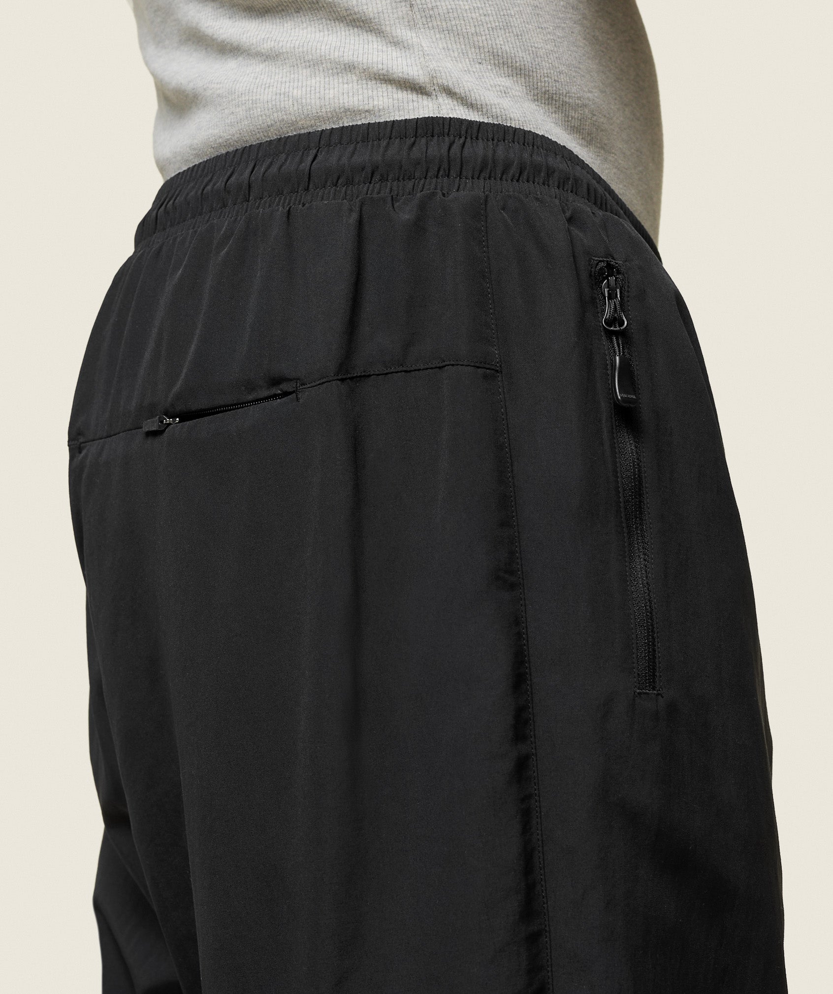 everywear Coach Track Pant Black/Tame Grey